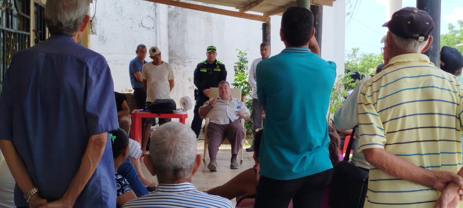 ALCALDE DE SABANALARGA JOSE ELIAS CHAMS, SE REUNE CON LA COMUNIDAD DEL BARRIO SAN ANTONIO.